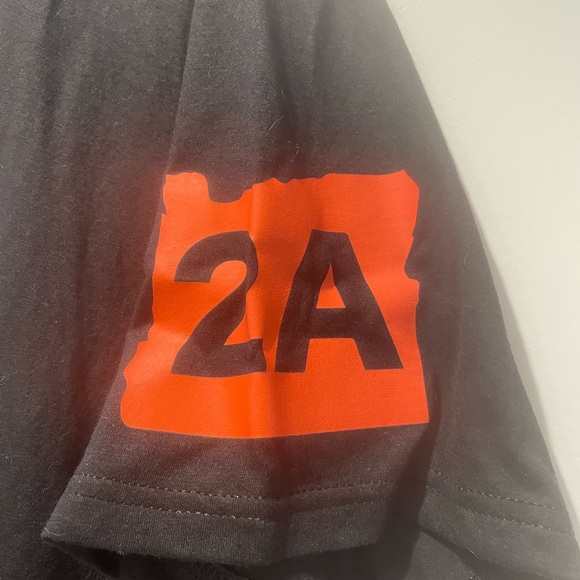 Oregun Beaver Graphic Black Tee - Picture 2 of 7